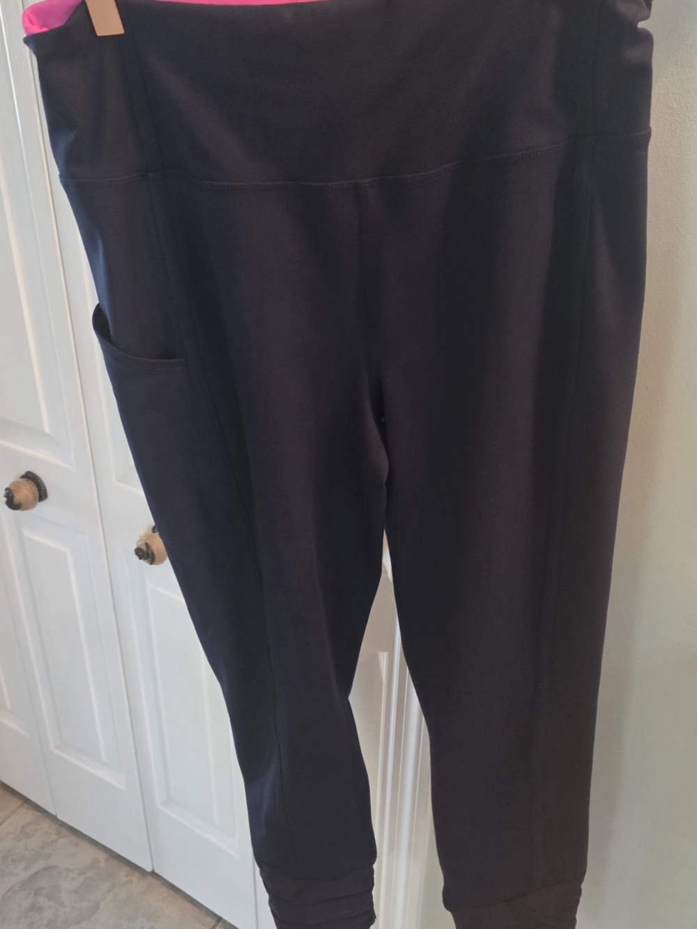 Lilly Pulitzer Navy Capri Leggings with Side Pocket